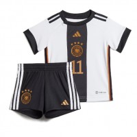 Tyskland Mario Gotze #11 Fotballklær Hjemmedraktsett Barn VM 2022 Kortermet (+ korte bukser)